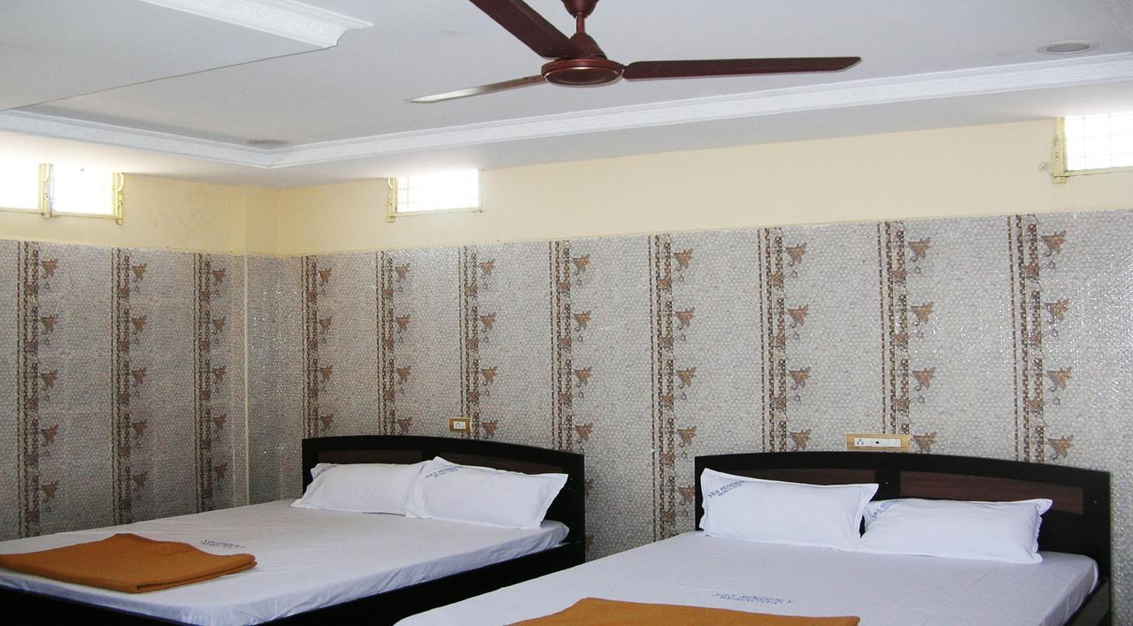 Sbs Residency Tirupati Hotel Renigunta Habitación foto