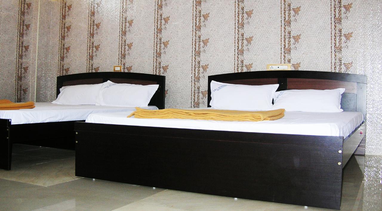 Sbs Residency Tirupati Hotel Renigunta Habitación foto